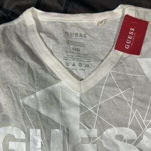 Guess Cream V-Neck Graphic Tee